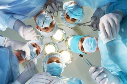 Վիրաբույժները կատարում են առնանդամի մեծացման վիրահատություն